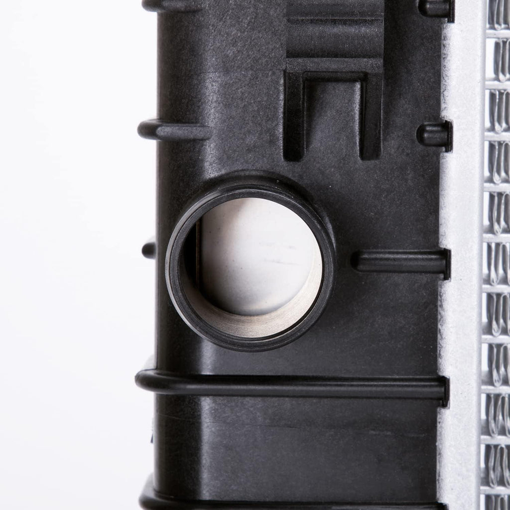 2518 Compatible with Chevrolet/Pontiac 1-Row Plastic Aluminum Replacement Radiator