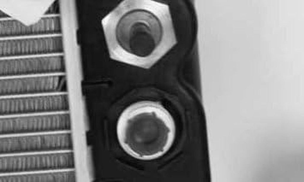 00-05 Cd Dvile 4.6L V8 at 1R Pa (Std) Rad