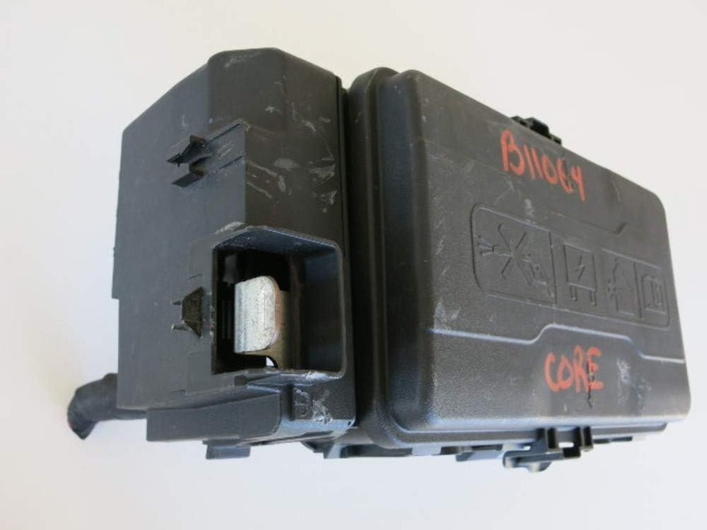 16 17  Chevy Malibu 84144636 Fusebox Fuse Box Relay Unit Module