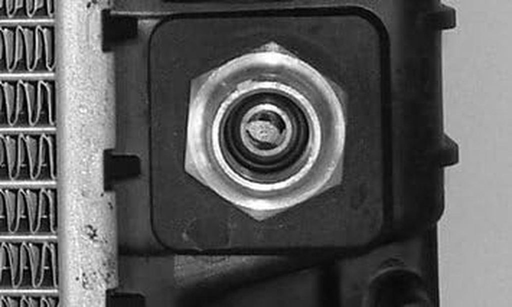 2136 Radiator Compatible with 1997-1998 Ford Expedition