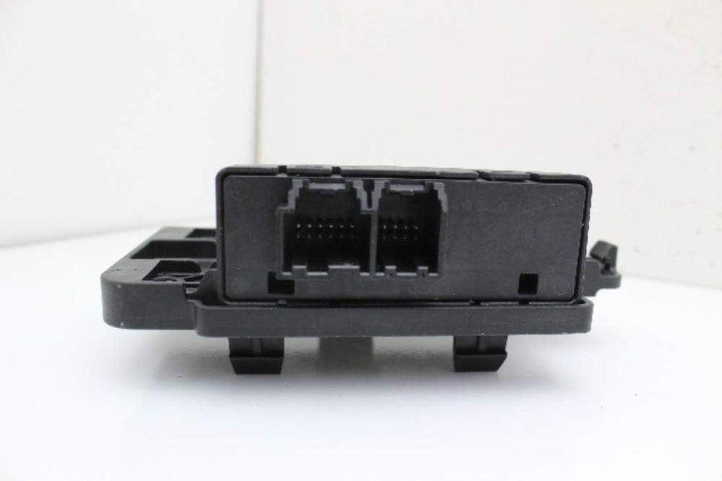 10-17 Regal 20925650 Driver Park Assist Control Module