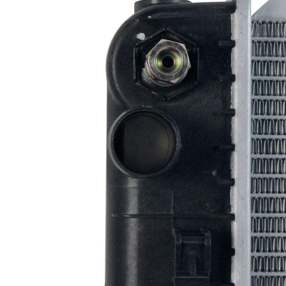 2039 for Oldsmobile/Chevrolet 1-Row Plastic Aluminum Replacement Radiator Fits 2001 Chevrolet Cavalier