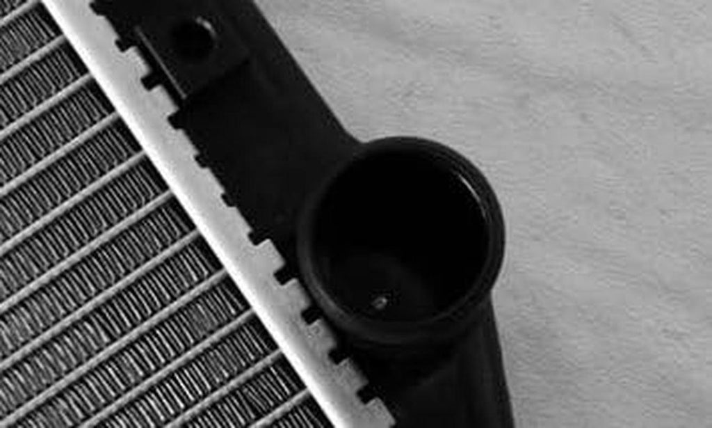 1393 Mitsubishi/Dodge 1-Row Plastic Aluminum Replacement Radiator