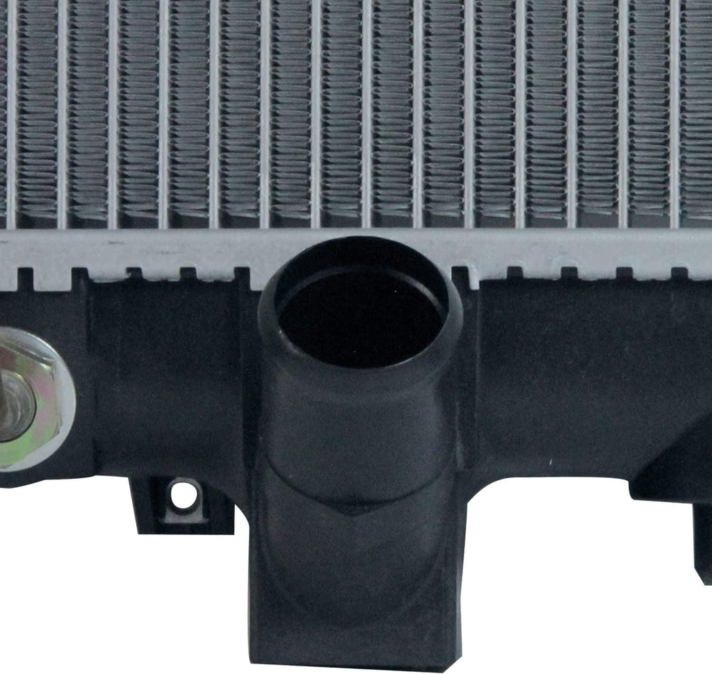 2933 Radiator Compatible with 2004-2006 Suzuki XL-7
