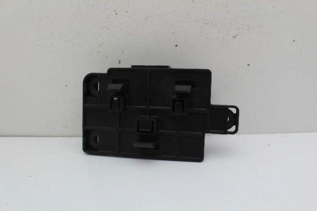 10-17 Regal 20925650 Driver Park Assist Control Module