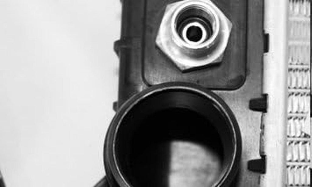 2401 Radiator Compatible with 2000-2004 Ford F- Series Pickup (Hvy Dty)