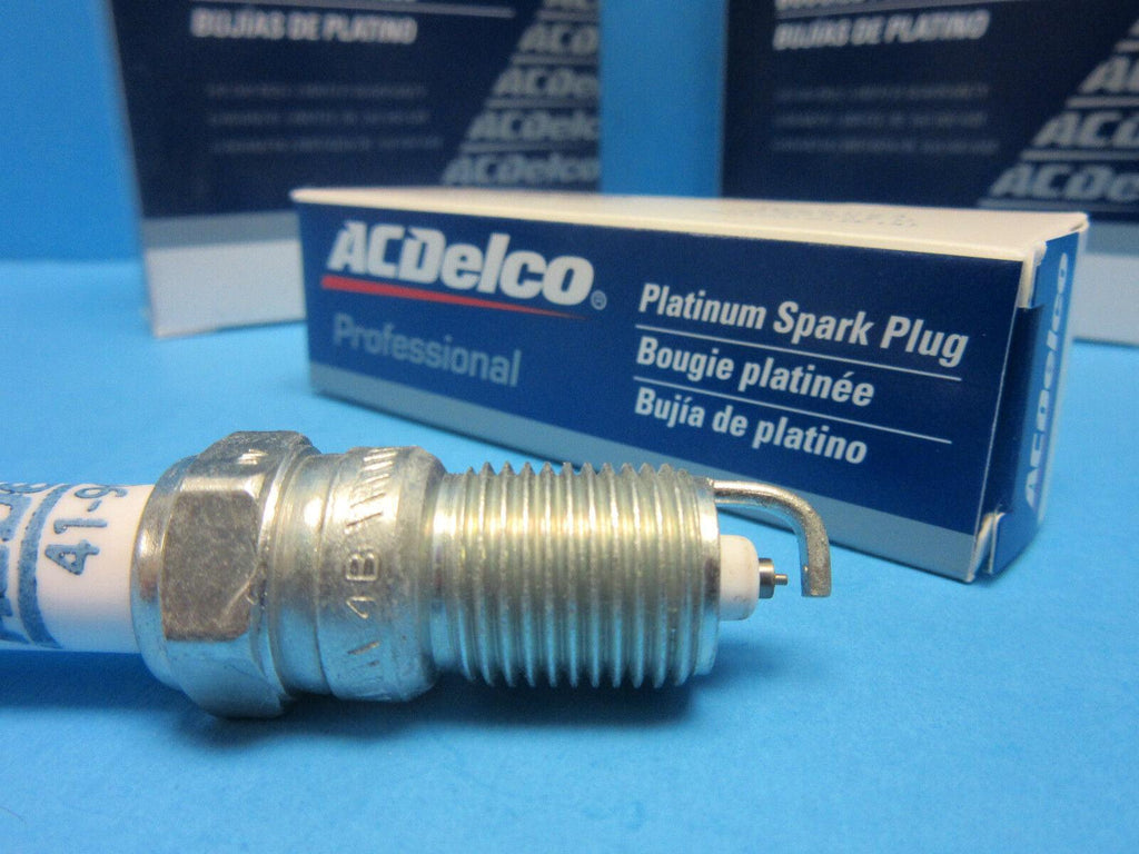 8 Spark Plugs Genuine GM ACDELCO 41962 OEM # 19299585 Double Platinum V8