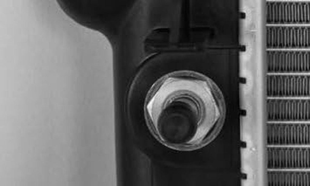 2330 Compatible with MAZDA MPV 1-Row Plastic Aluminum Replacement Radiator