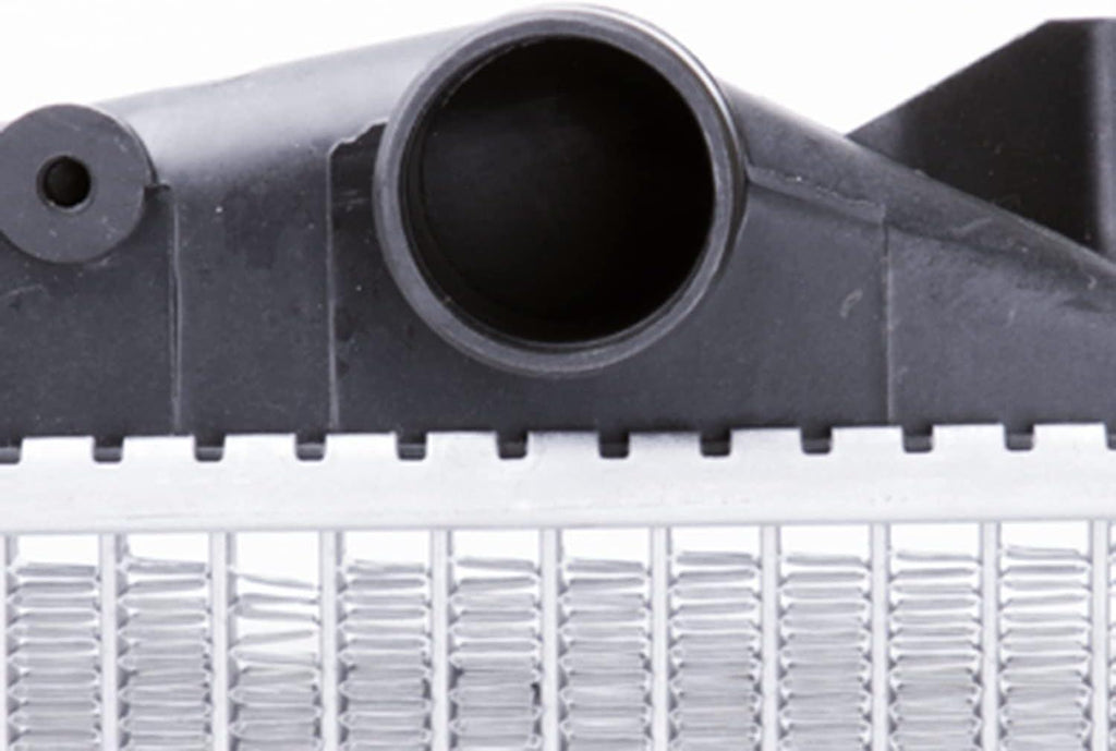 145 Compatible with NISSAN 1-Row Plastic Aluminum Replacement Radiator