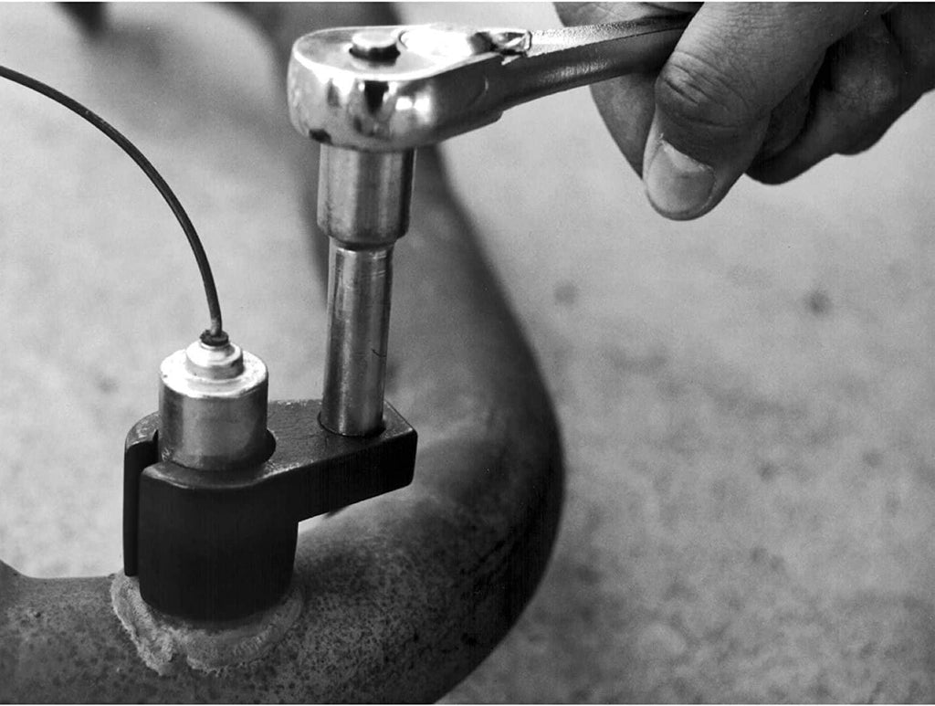 Powerbuilt Oxygen Sensor Offset Puller, Remove and Install O2 Oxygen Sensors, Wire Gate, 22Mm 7/8 Inch, 6 Point - 648691