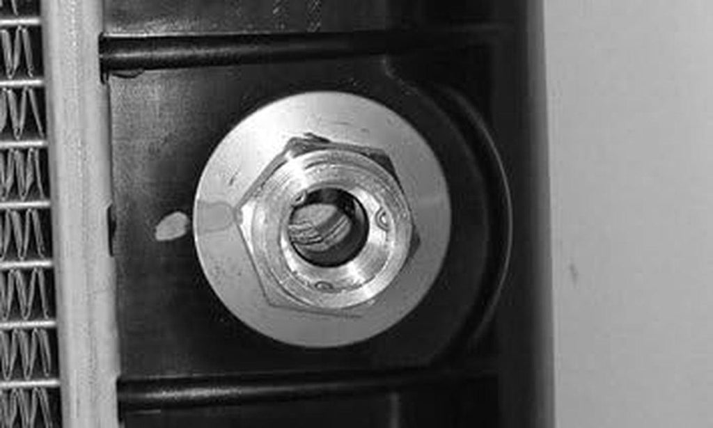 13029 Radiator Compatible with 2005-2006 Cadillac Escalade