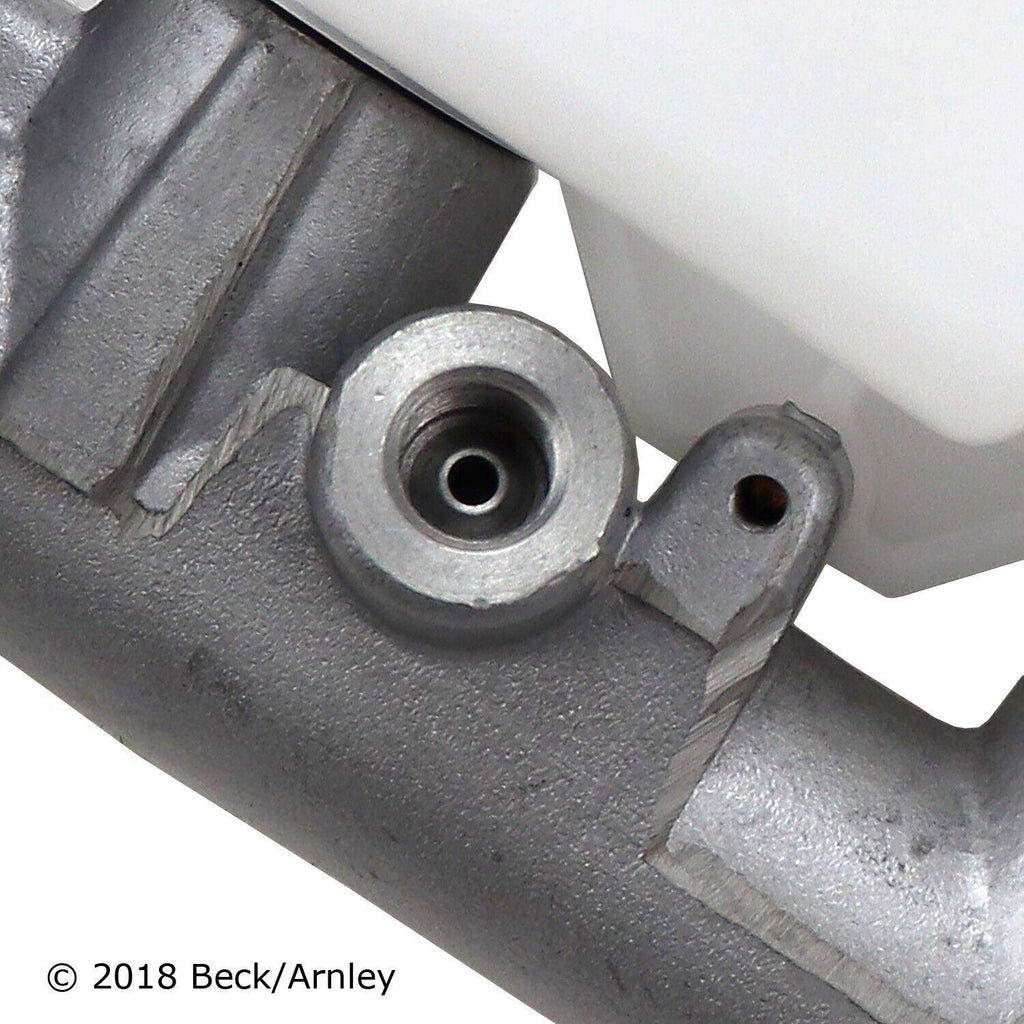 Beck Arnley Brake Master Cylinder for 01-02 RAV4 072-9527
