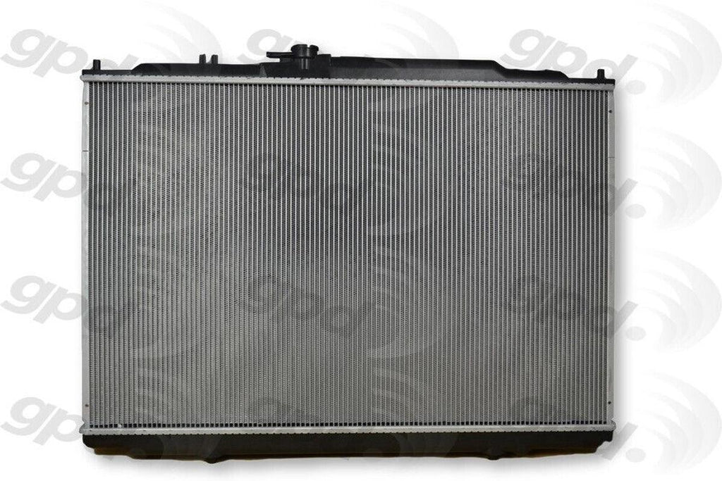 Global Parts Radiator for Gladiator, Wrangler 2957C
