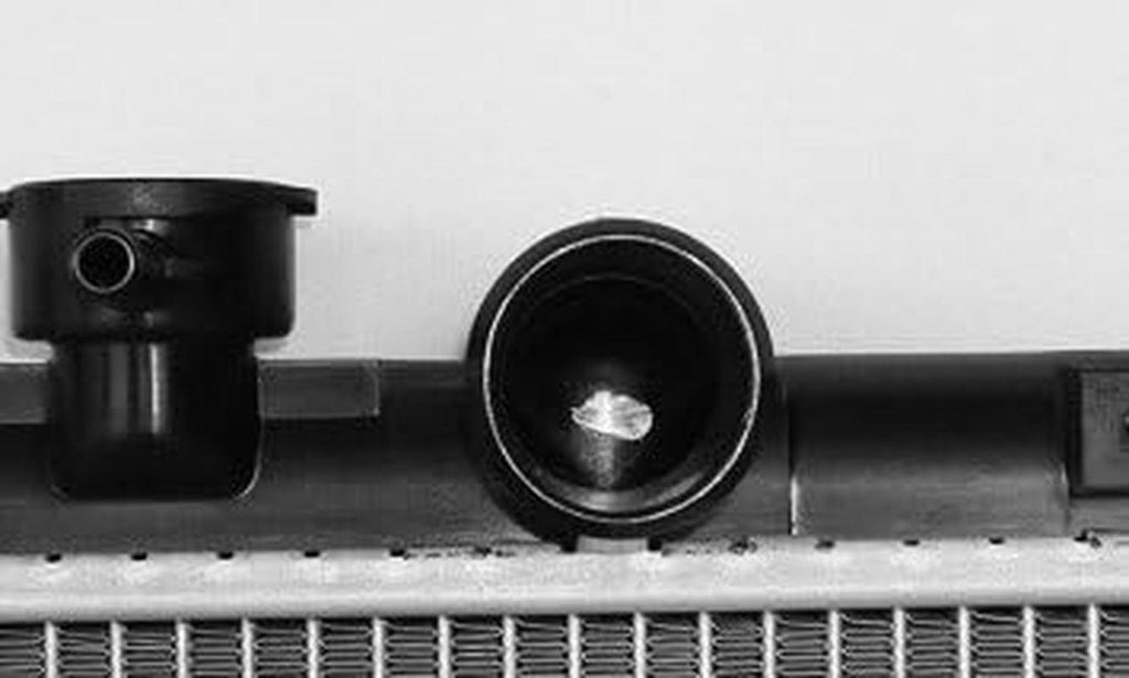 2617 Radiator Compatible with 2003-2006 Mitsubishi Outlander