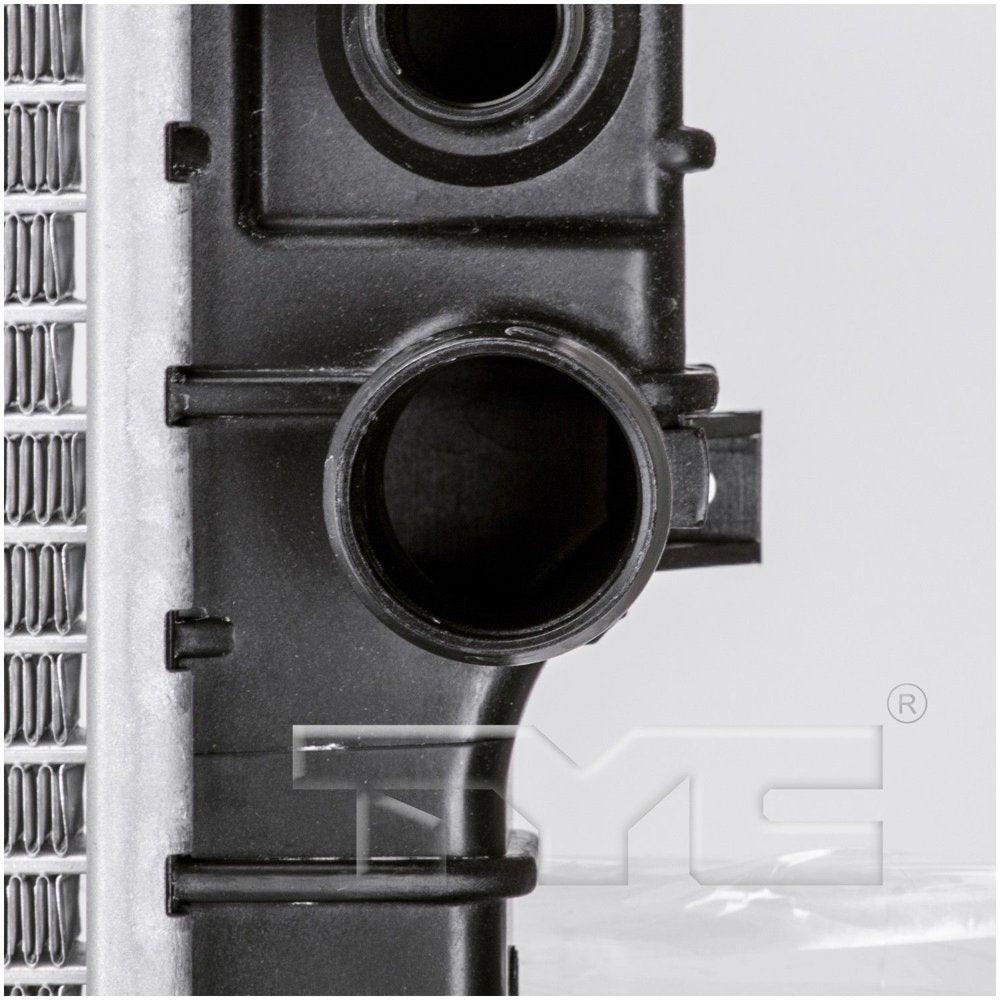 2307 Radiator Assembly for 01-07 Ford Escape