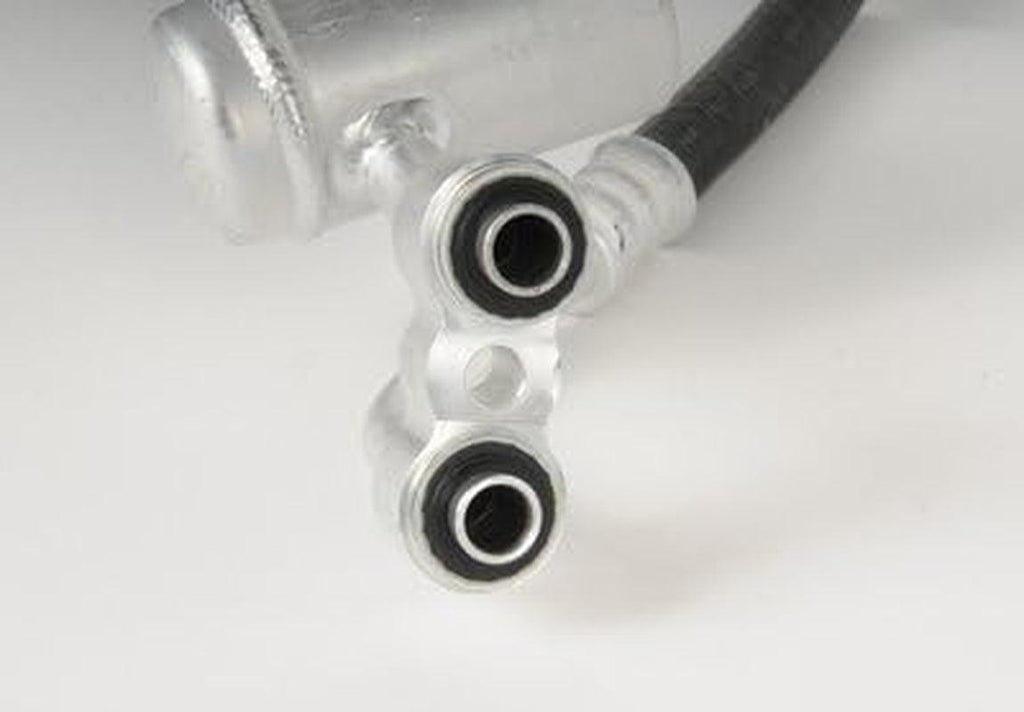 GM Genuine Parts 15-32582 Air Conditioning Compressor and Condenser Hose Assembly
