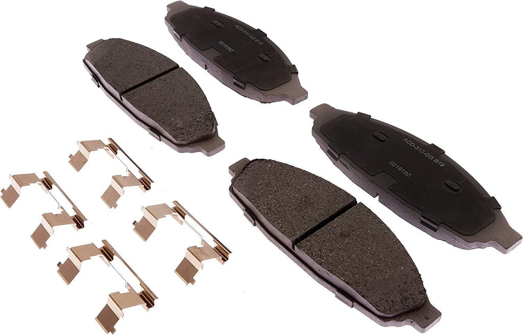 Silver 14D931CHF1 Ceramic Front Disc Brake Pad Set with Clips