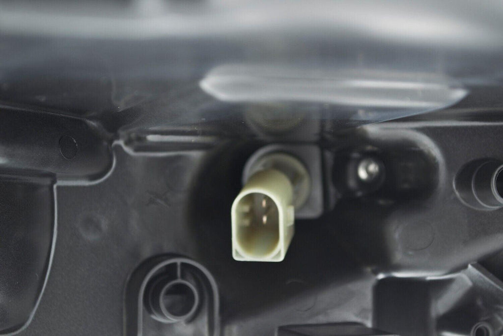 Hella Headlight Assembly for GL350, GL450, GL500, GL550 263400861