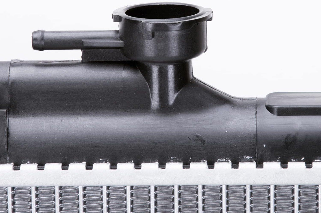 2430 Radiator Compatible with 2001-2006 Suzuki Xl-7