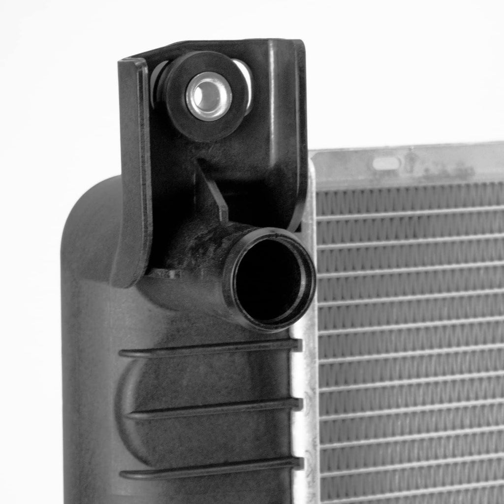 2423 Radiator Compatible with 1999-2007 Chevrolet Silverado