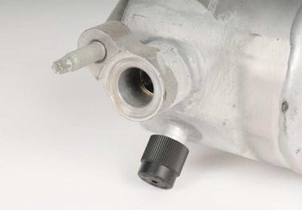 GM Genuine Parts 15-10345 Air Conditioning Accumulator